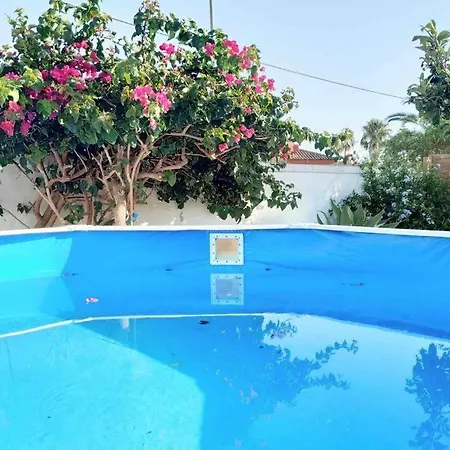 Privado Con Jardin, Piscina Elevada Y Bbq Сasa de vacaciones