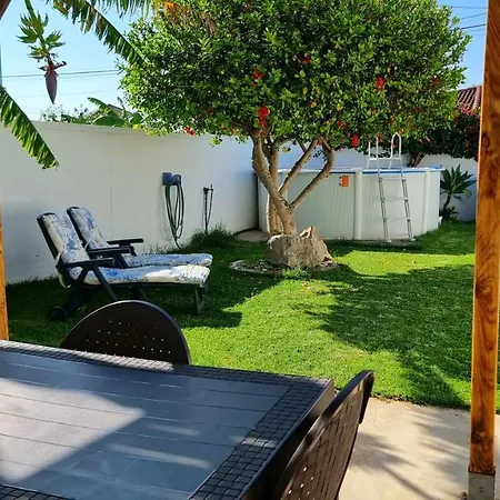 Privado Con Jardin, Piscina Elevada Y Bbq Сasa de vacaciones *